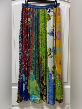 NEW NWOT WOMENS MEDIUM (waist 30”) SACRED THREADS MAXI SKIRT RAYON LINED